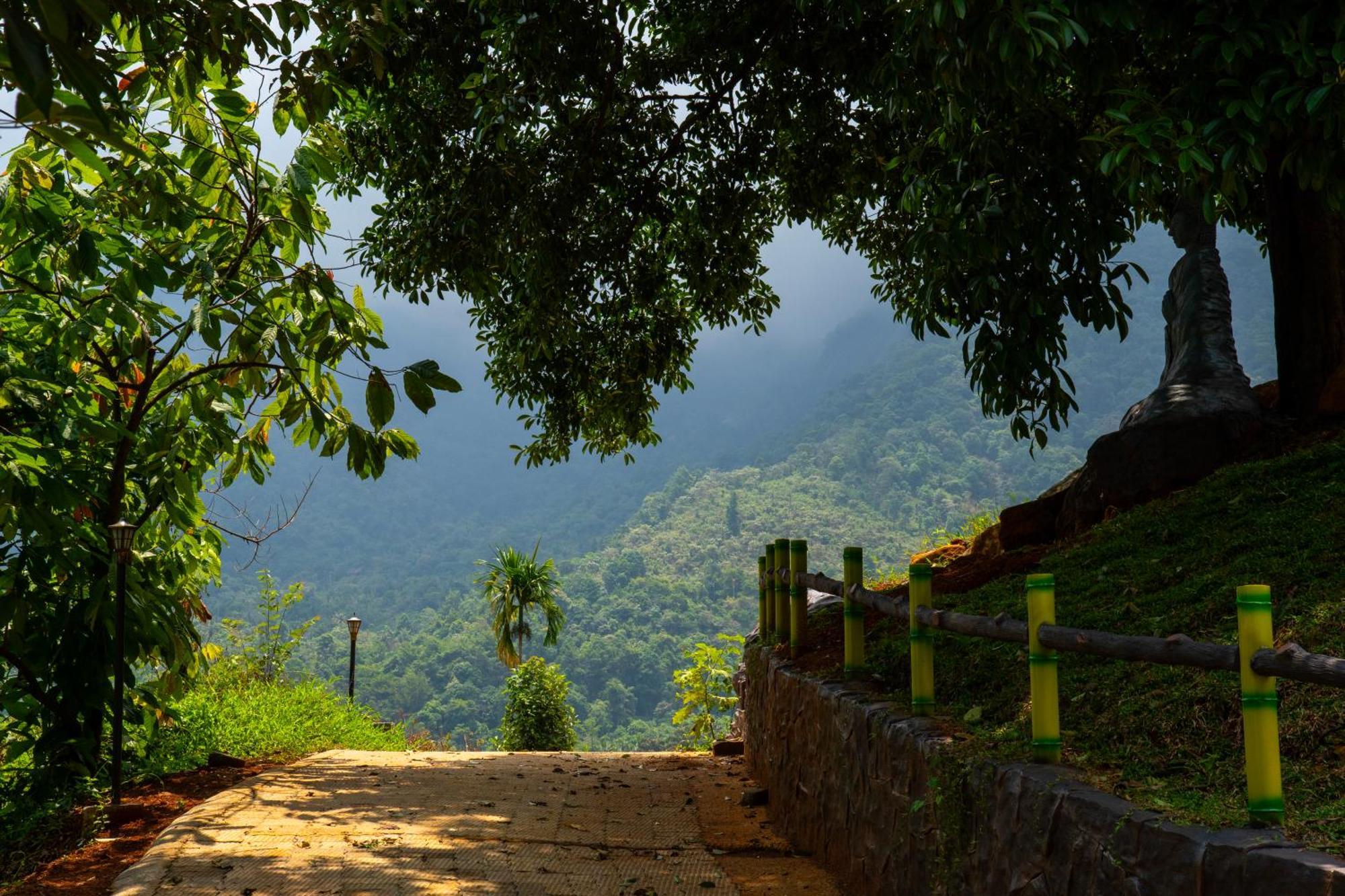 Karimb Resorts Vallikavungal Exterior foto
